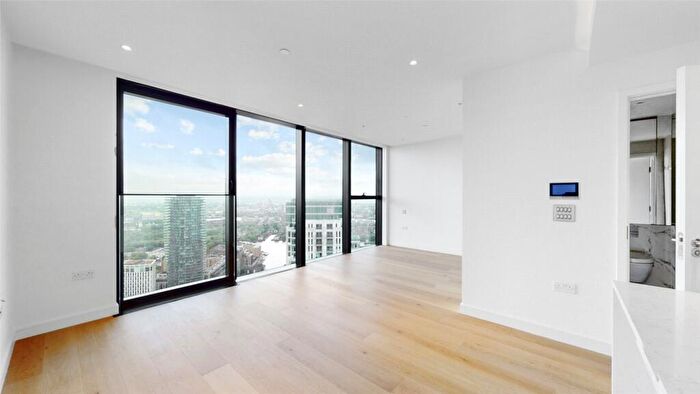 Flat To Rent In Hampton Tower, London, E14