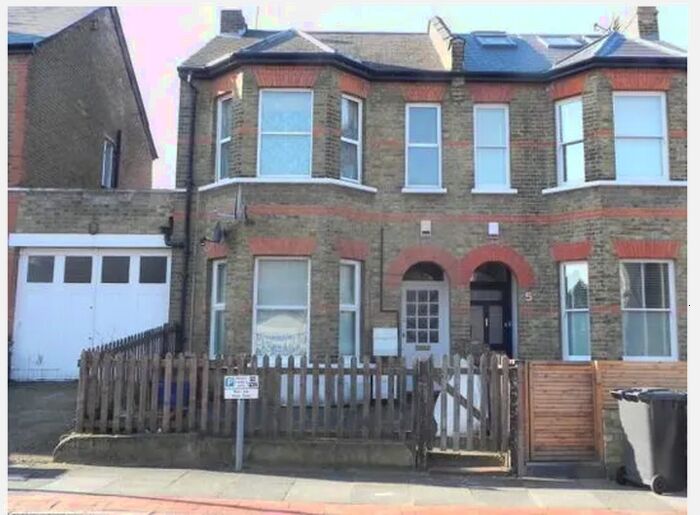 2 Bedroom Flat To Rent In Lambert Road, North Finchley, N12