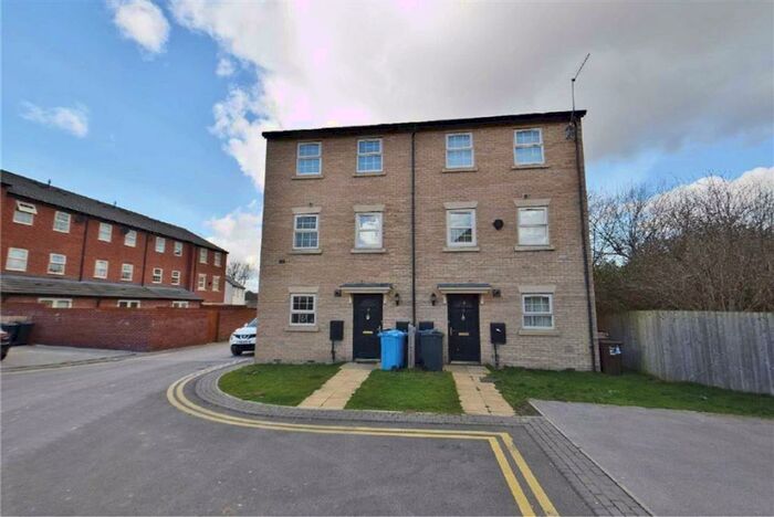 2 Bedroom Semi-Detached House To Rent In Boothferry Park Halt, Hull, HU4