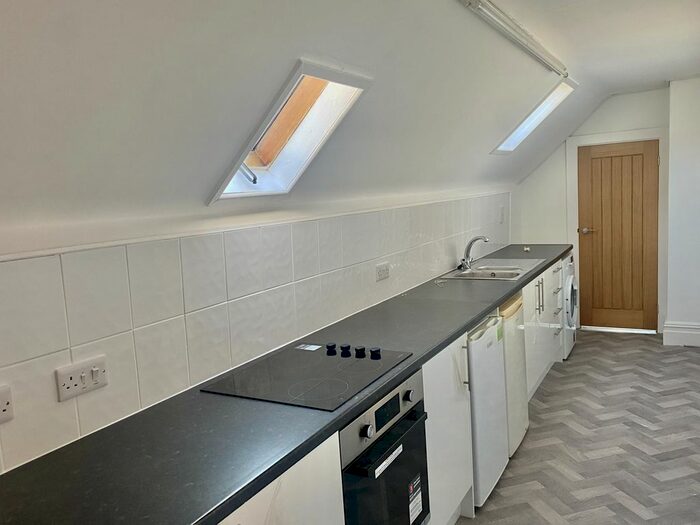 2 Bedroom Flat To Rent In Connaught Road, Roath, Cardiff, CF24