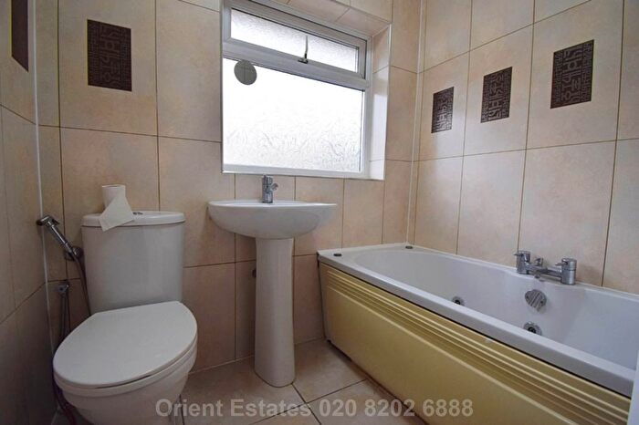 3 Bedroom Terraced House For Sale In Whitton Avenue, Greenford, UB6
