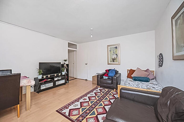 2 Bedroom Flat For Sale In Wellington Way, Bow, London, E3