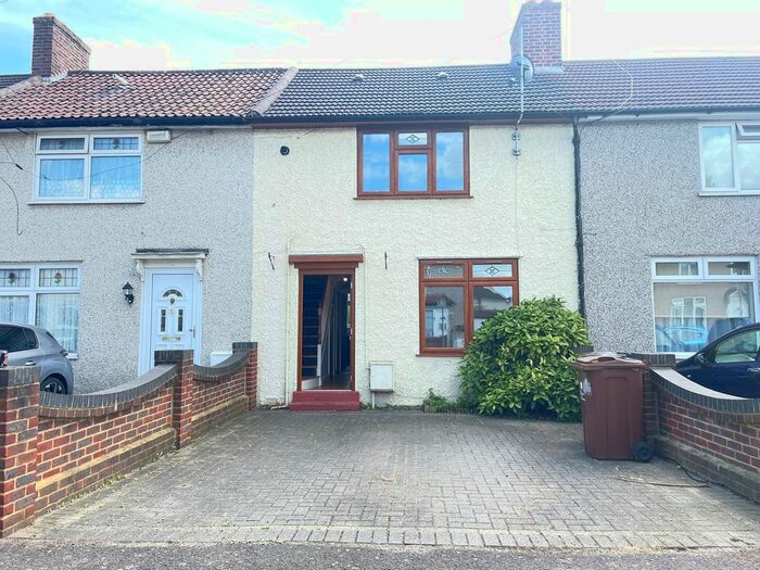3 Bedroom Terraced House To Rent In Eastfield Road, Dagenham, RM10