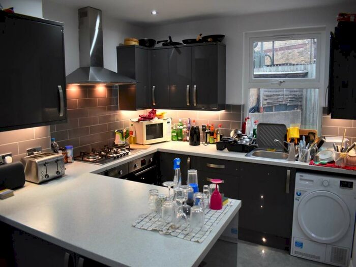6 Bedroom House To Rent In Cathays Terrace, Cathays, Cardiff, CF24