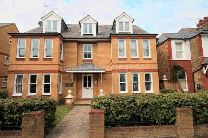 1 Bedroom Flat To Rent In Chestnut Grove, New Malden, KT3