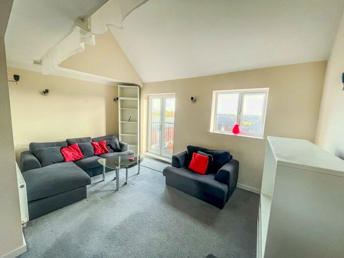 2 Bedroom Flat To Rent In Chillingham Road, Heaton, Newcastle Upon Tyne, Tyne And Wear, NE6