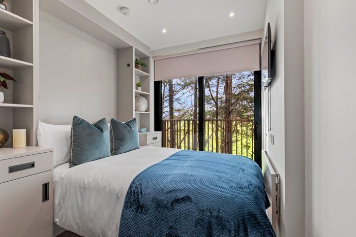 Studio To Rent In Hanger Lane, Ealing, W5