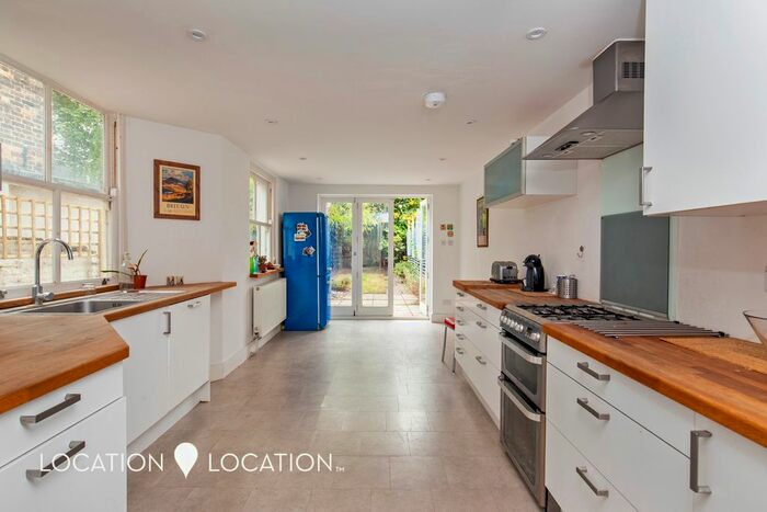 3 Bedroom Terraced House To Rent In Palatine Road, London, N16