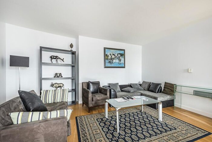 2 Bedroom Apartment To Rent In Lombard Road London, SW11