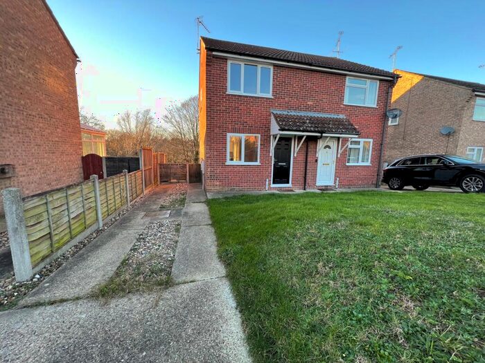2 Bedroom Semi-Detached House To Rent In Conway Close, Wivenhoe, CO7