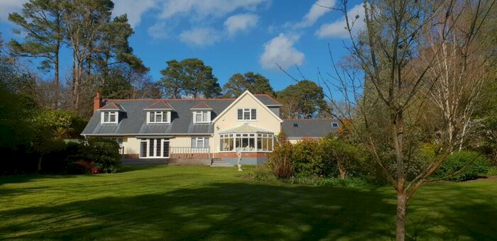 4 Bedroom Detached House For Sale In Burley Road, Christchurch, BH23