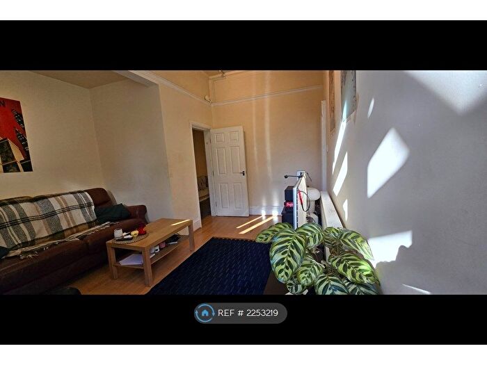 1 Bedroom Flat To Rent In Bennett Road, Leeds, LS6