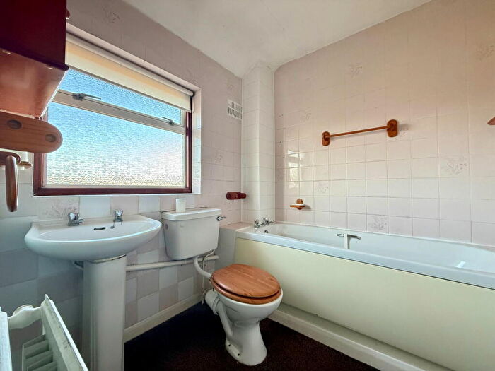 3 Bedroom End Of Terrace House For Sale In Longridge, Sittingbourne, ME10