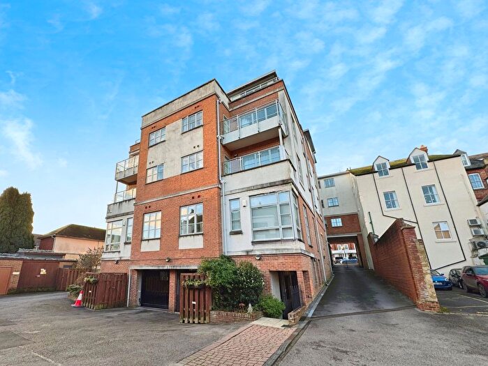 2 Bedroom Flat To Rent In Cromwell Mews, Marlborough, SN8