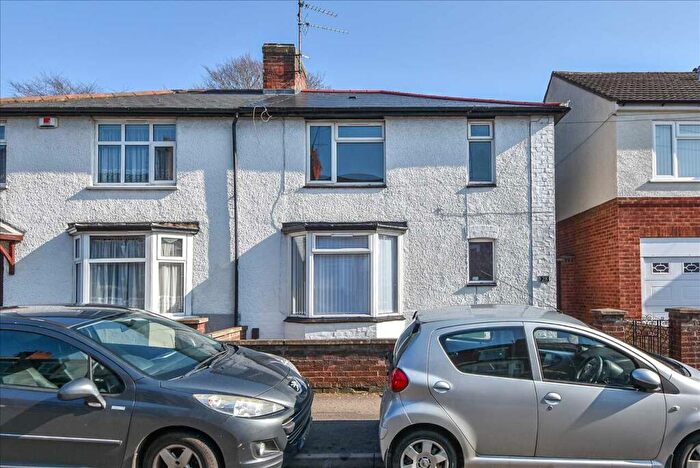 3 Bedroom Semi Detached House To Rent In Gisburne Road, Wellingborough, Northants, NN8