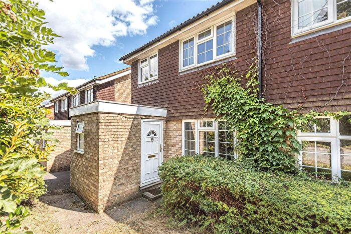 4 Bedroom Semi Detached House To Rent In Southway, Guildford, Surrey, GU2