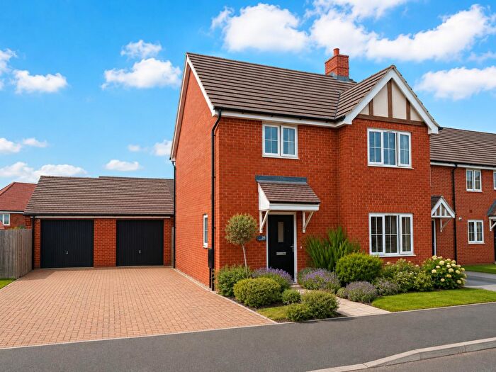 3 Bedroom Detached House For Sale In Highwayman Close, Boughton, Northampton, NN2