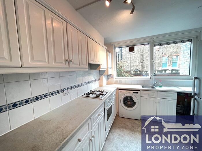 2 Bedroom Flat To Rent In Queens Ride, Barnes, London, SW13