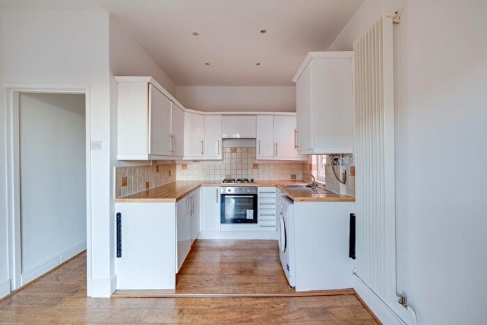 2 Bedroom Flat To Rent In Pensby Road, Heswall, CH60