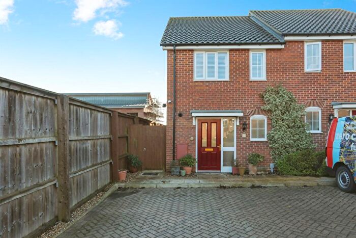 2 Bedroom Semi Detached House For Sale In Brooke Way, Stowmarket, IP14