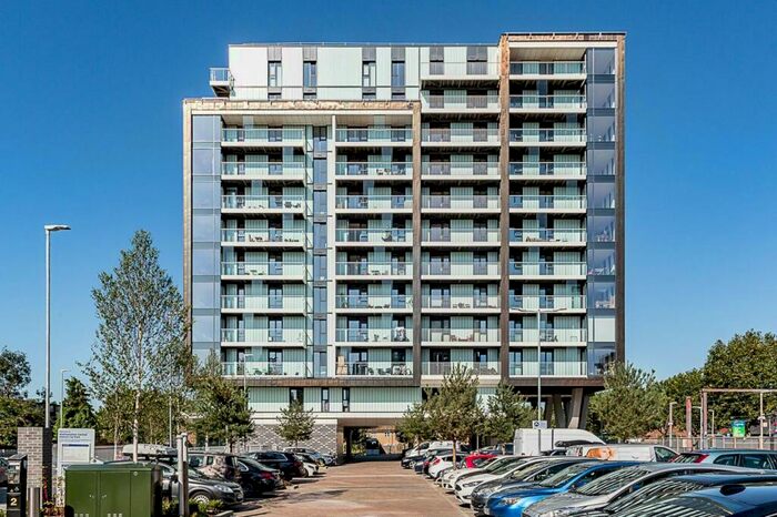 2 Bedroom Apartment To Rent In Station Approach, Walthamstow, E17