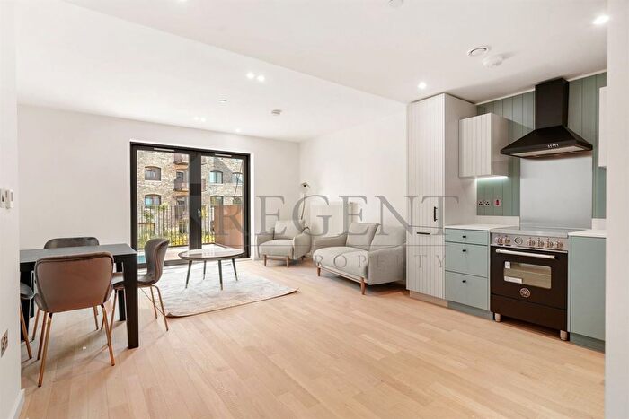 1 Bedroom Flat For Sale In Calville House, Ronalds Road, TW8