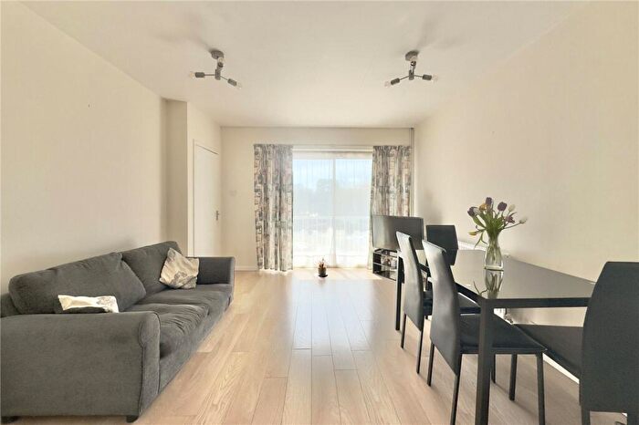 2 Bedroom Maisonette For Sale In Burkes Road, Beaconsfield, Buckinghamshire, HP9