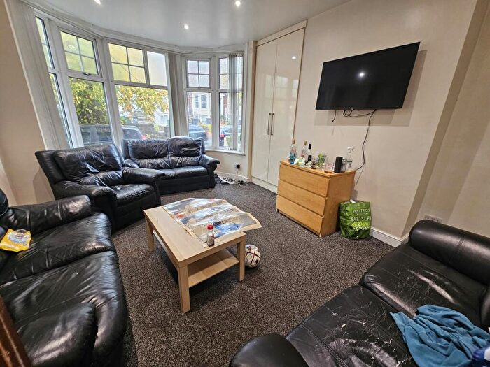 8 Bedroom House To Rent In Saint Michael's Crescent, Leeds, LS6