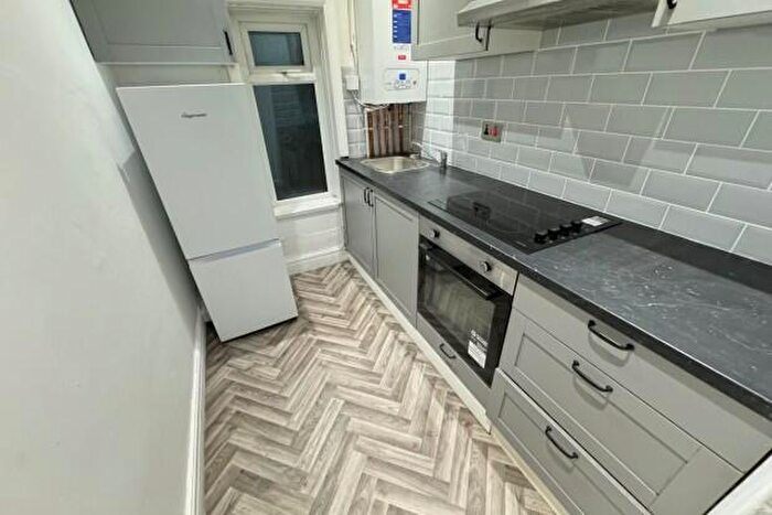 2 Bedroom Flat To Rent In St Isan Road Cardiff, CF14