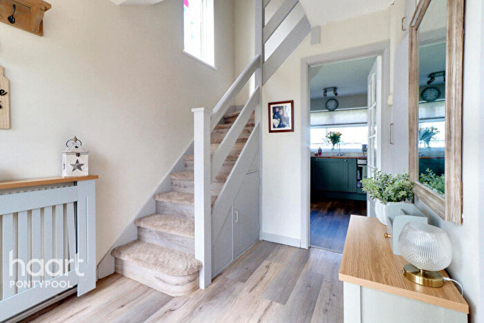 3 Bedroom Semi Detached House For Sale In Brynhyfryd Close, Little Mill, NP4