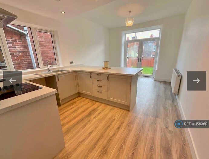 3 Bedroom Semi-Detached House To Rent In Greatbatch Avenue, Stoke-On-Trent, ST4