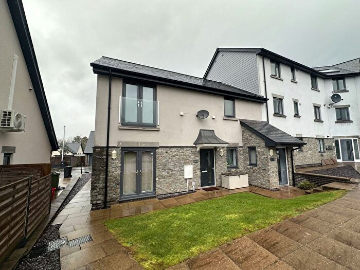 2 Bedroom Maisonette For Sale In Hoggan Park, Brecon, LD3