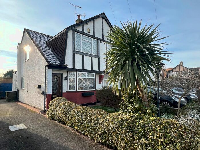 2 Bedroom Semi-Detached House To Rent In Rutland Road, Hayes, UB3