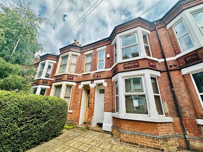 6 Bedroom House To Rent In Church Grove, Nottingham, NG7