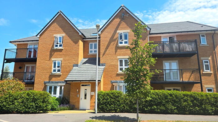 2 Bedroom Flat For Sale In April Seventh, , Home Straight, Newbury, RG14