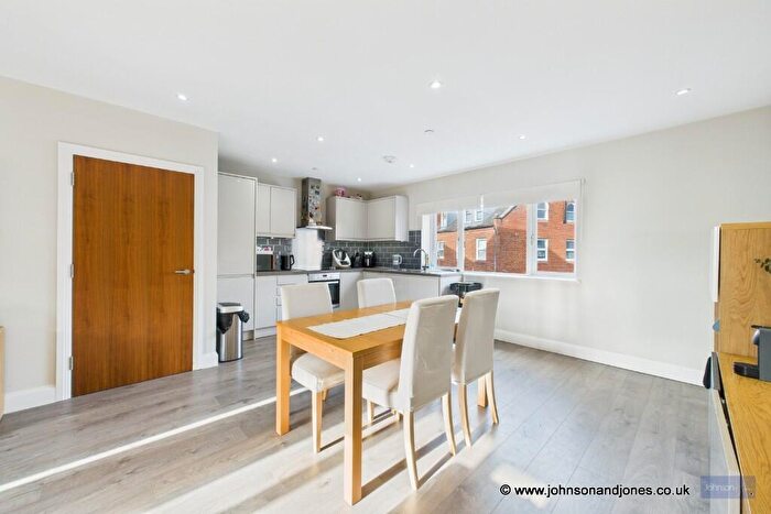 2 Bedroom Apartment For Sale In Mead Court, Chertsey, Surrey, KT16