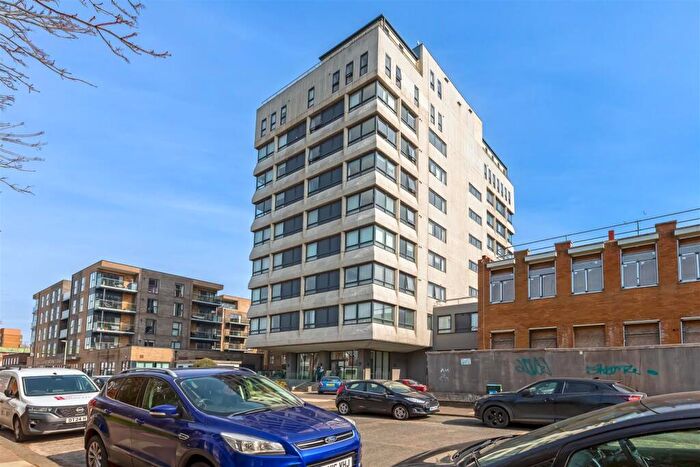 2 Bedroom Flat For Sale In The Causeway, Goring-by-Sea, BN12