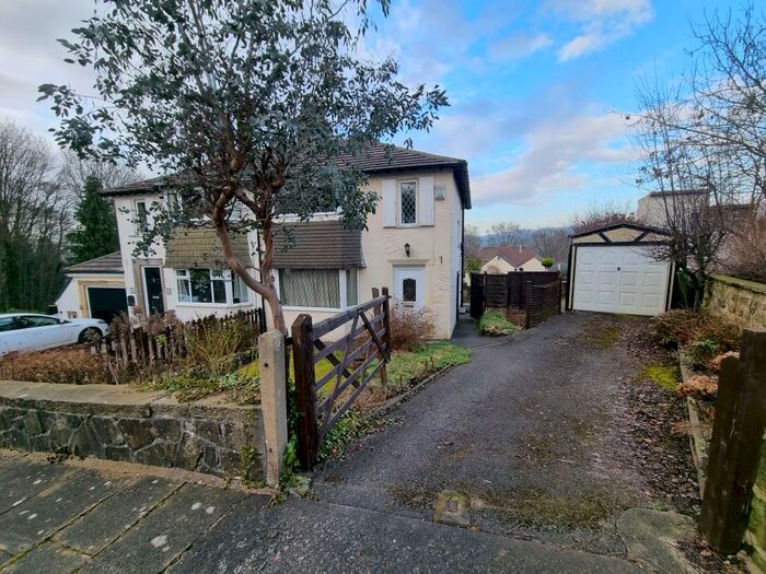 3 Bedroom Semi-Detached House To Rent In Westwood Crescent, Bingley, BD16