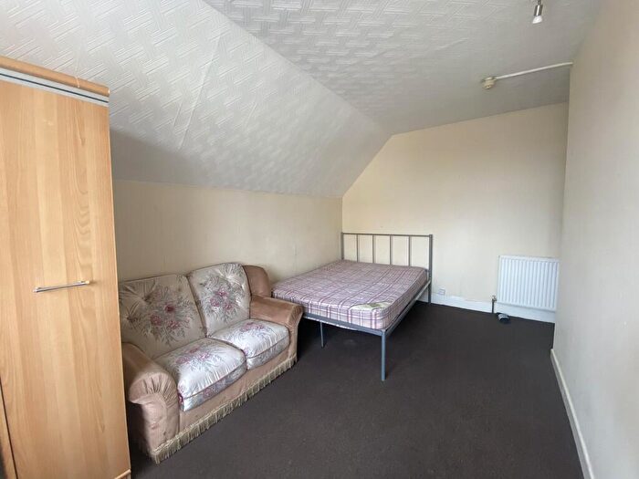 6 Bedroom Terraced House To Rent In The Avenue, Southampton, SO17