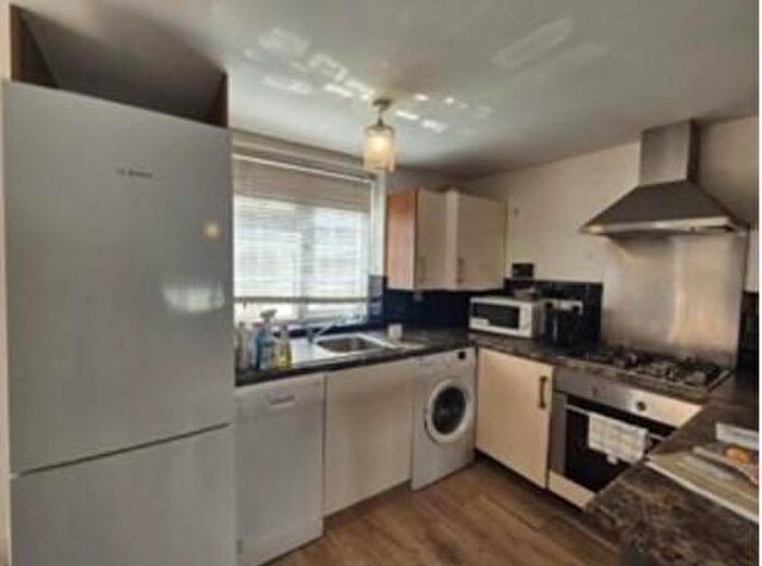 2 Bedroom Flat For Sale In Cobblestone Place, Croydon, CR0