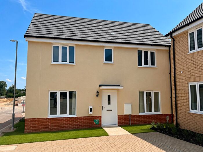 3 Bedroom Semi Detached House For Sale In Hakewill Road, Thurston, Bury St Edmunds, IP31