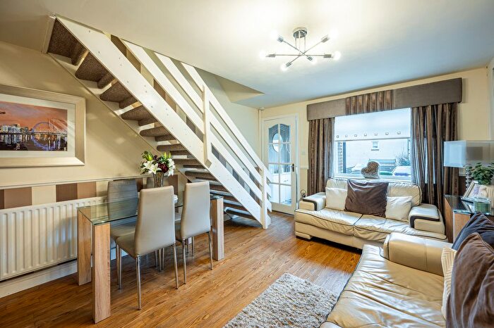 2 Bedroom Terraced House For Sale In Brentwood Drive, Glasgow, G53