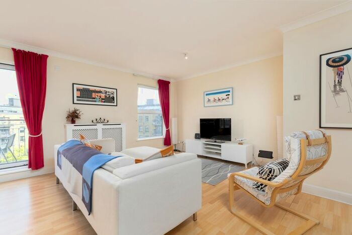 2 Bedroom Flat To Rent In Providence Square, London, SE1