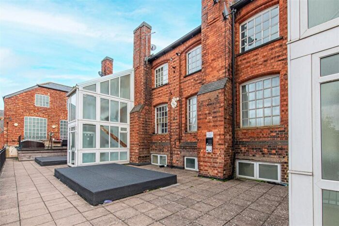 4 Bedroom Apartment To Rent In King Street, Kettering, NN16