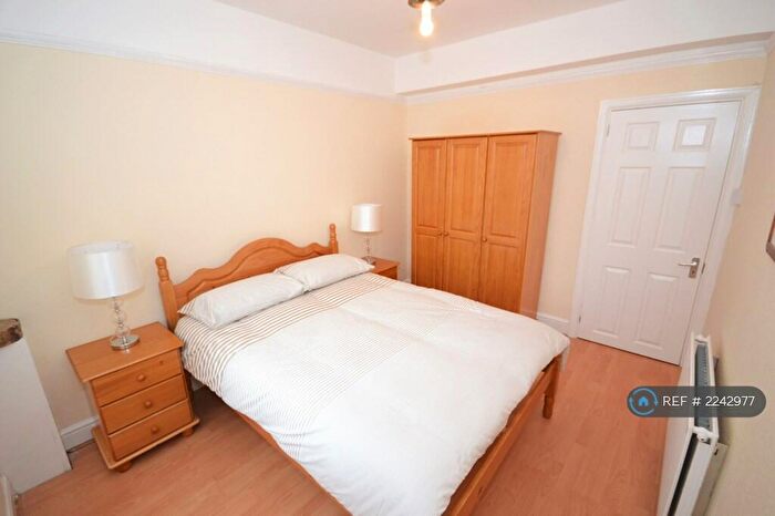 2 Bedroom Flat To Rent In Station Road, Edgware, HA8