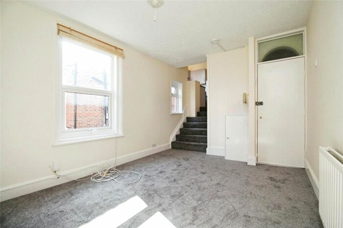 3 Bedroom Flat To Rent In Worthing Road, Southsea, Hampshire, PO5
