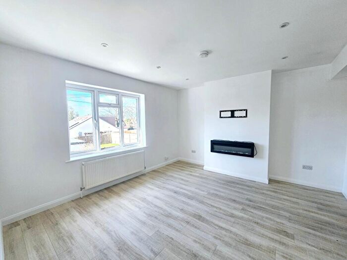 2 Bedroom Flat To Rent In Hampton Lane, Blackfield, Southampton, SO45