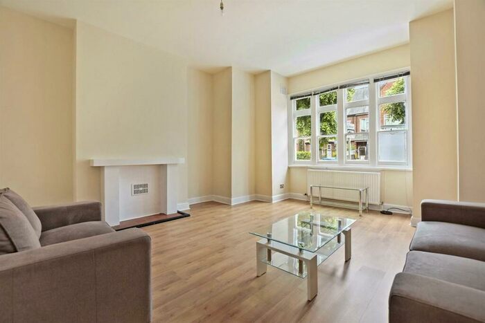 2 Bedroom Flat To Rent In Stanley Gardens, Willesden Green, London, NW2
