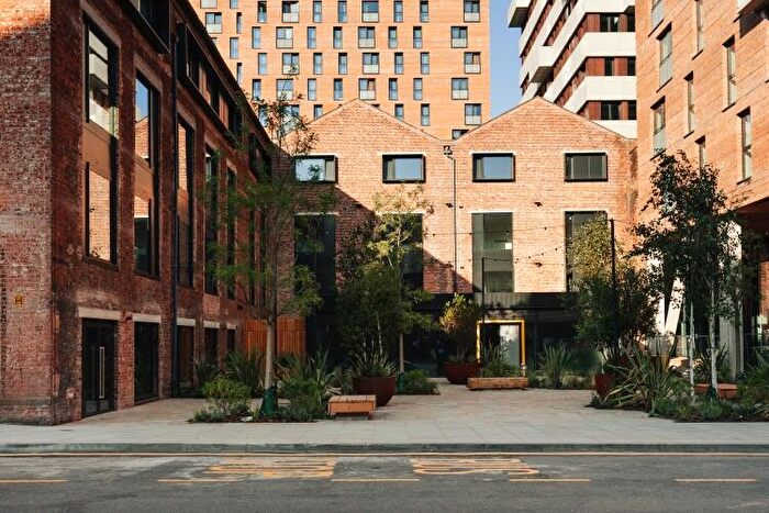 2 Bedroom Apartment To Rent In Minto And Turner, Kampus Manchester, M1