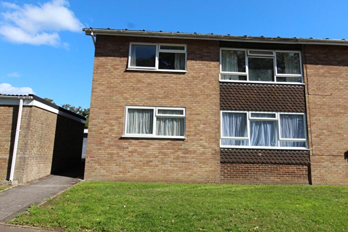 2 Bedroom Ground Maisonette To Rent In Rowan Drive, Highcliffe, BH23